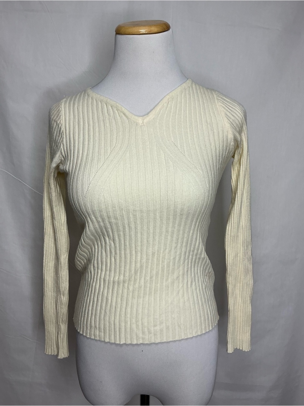 2250 - Cream Ribbed Knit V-Neck Long Sleeve Sweater Top | Fitted Minimalist Neut - Picture 2 of 7